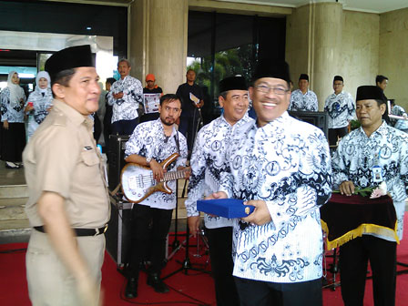 Pencarian PGRI DKI Jakarta - Persatuan Guru Republik Indonesia Cabang DKI Jakarta